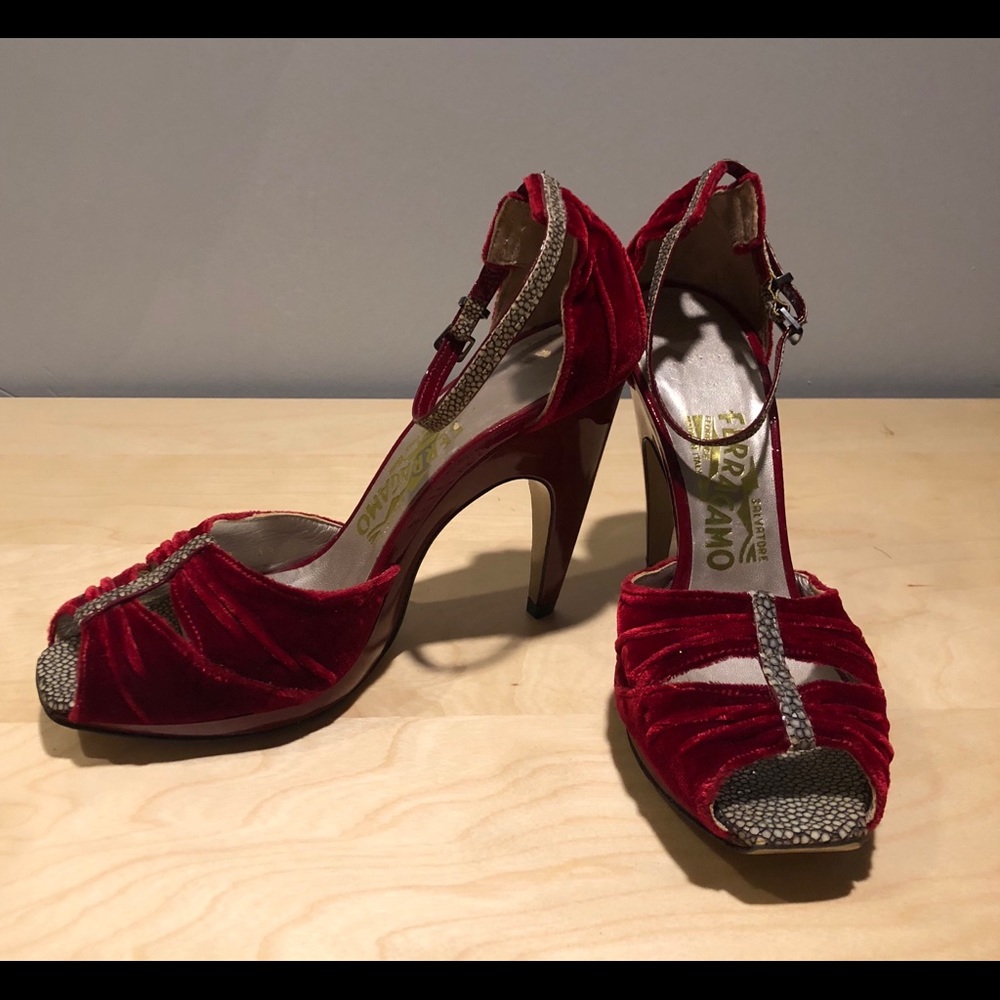 Ferragamo limited edition 3 inches heels